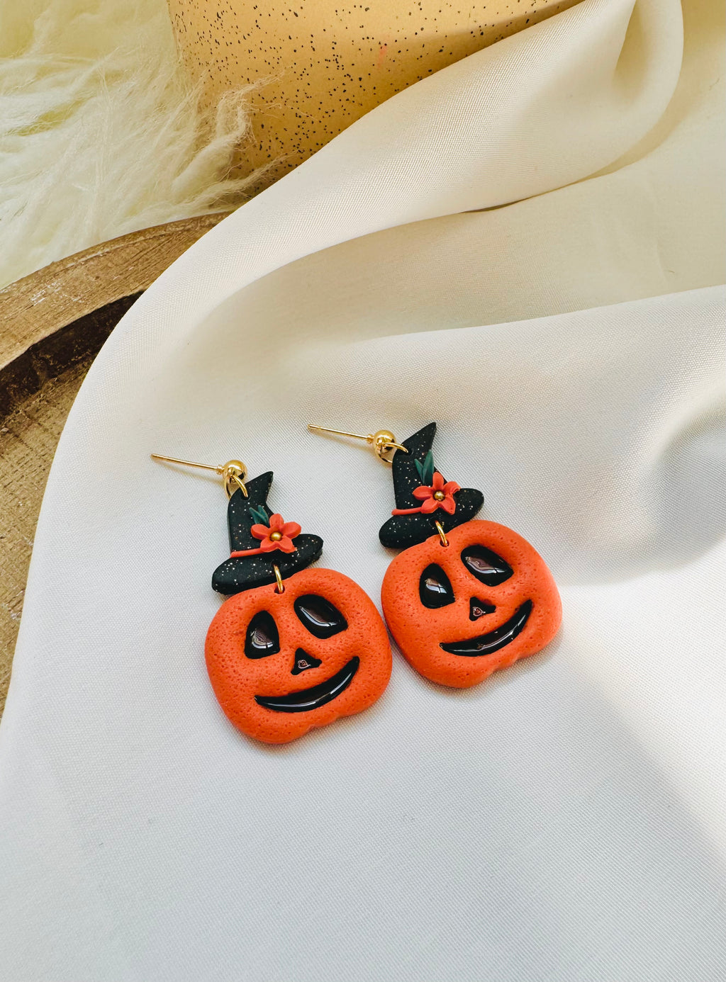 Jack O lantern Pumpkins with Hats
